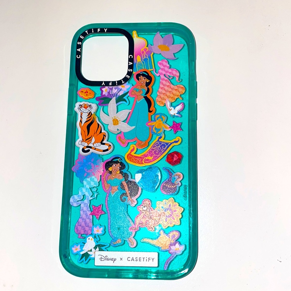 Casetify Iphone 12 pro Jasmine